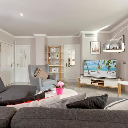 4 Bedroom Apartment In Puerto Banus 150 Meters From The Beach Marbella Exteriör bild