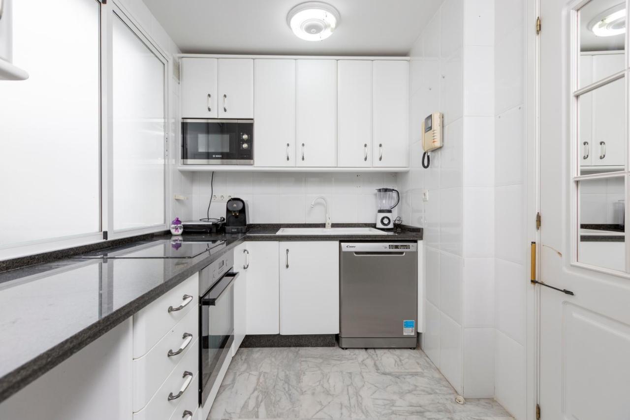 4 Bedroom Apartment In Puerto Banus 150 Meters From The Beach Marbella Exteriör bild